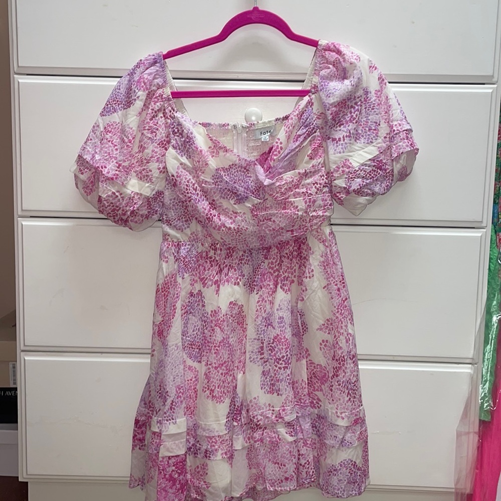 super cute sun dress!!